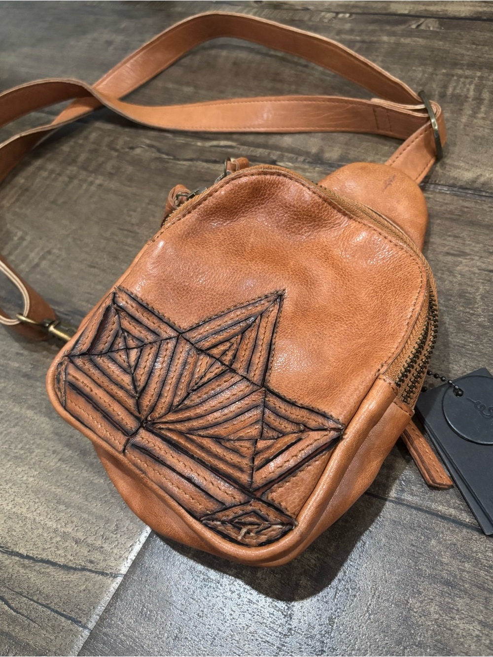 NWT Leather Crossbody Sling Bag with Geometric Stitching - Picture 2 of 9